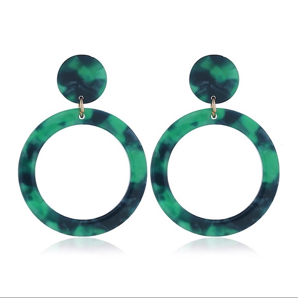 Round Hoop Earrings Acrylic Resin Pierced NWOT - Picture 6 of 7